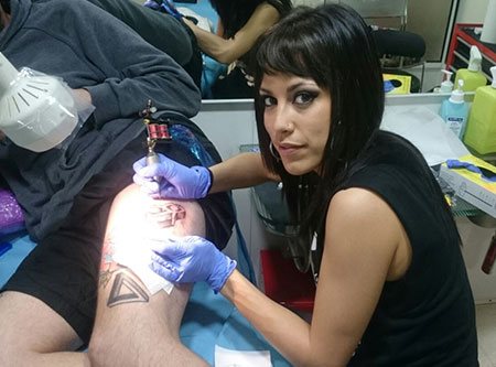 prácticas de tattoo en piel real