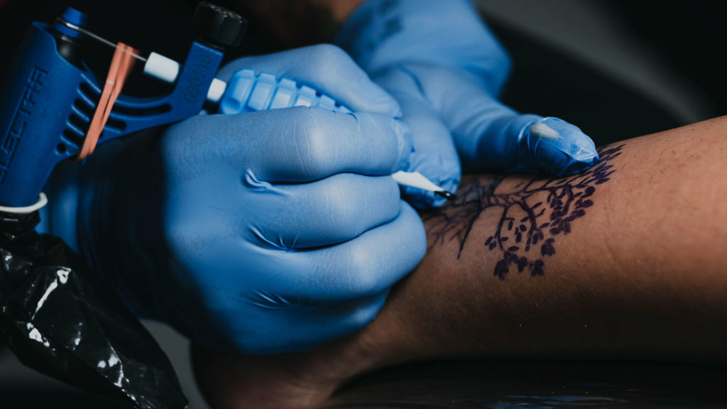 formación de tatuador profesión de futuro